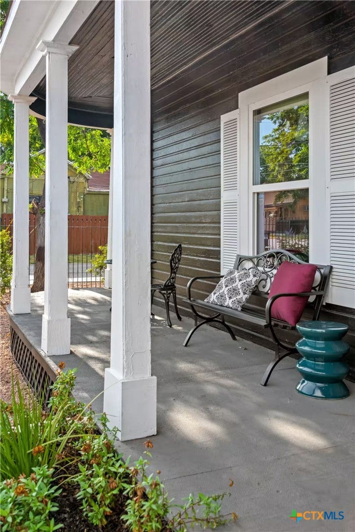 Photo of 1503 E Crockett Street, San Antonio, TX 78202 (MLS # 626667)