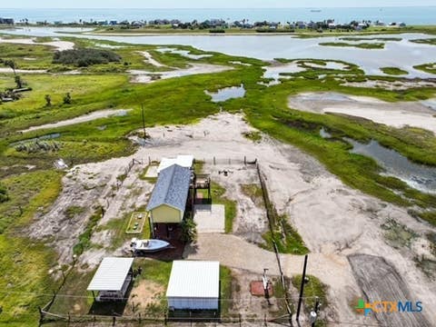 Photo of 326 E Tenth Street, Rockport, TX 78382 (MLS # 621532)
