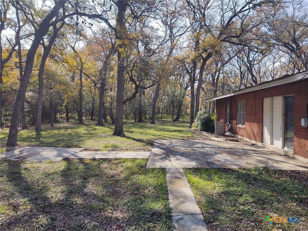 Photo of 2112 N Interstate 35, San Marcos, TX 78666 (MLS # 604235)