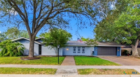 Photo of 413 Salisbury Lane, Victoria, TX 77904 (MLS # 623065)
