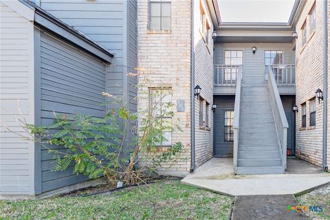 Photo of 210 Oak Bay Dr, Rockport, TX 78382 (MLS # 597156)