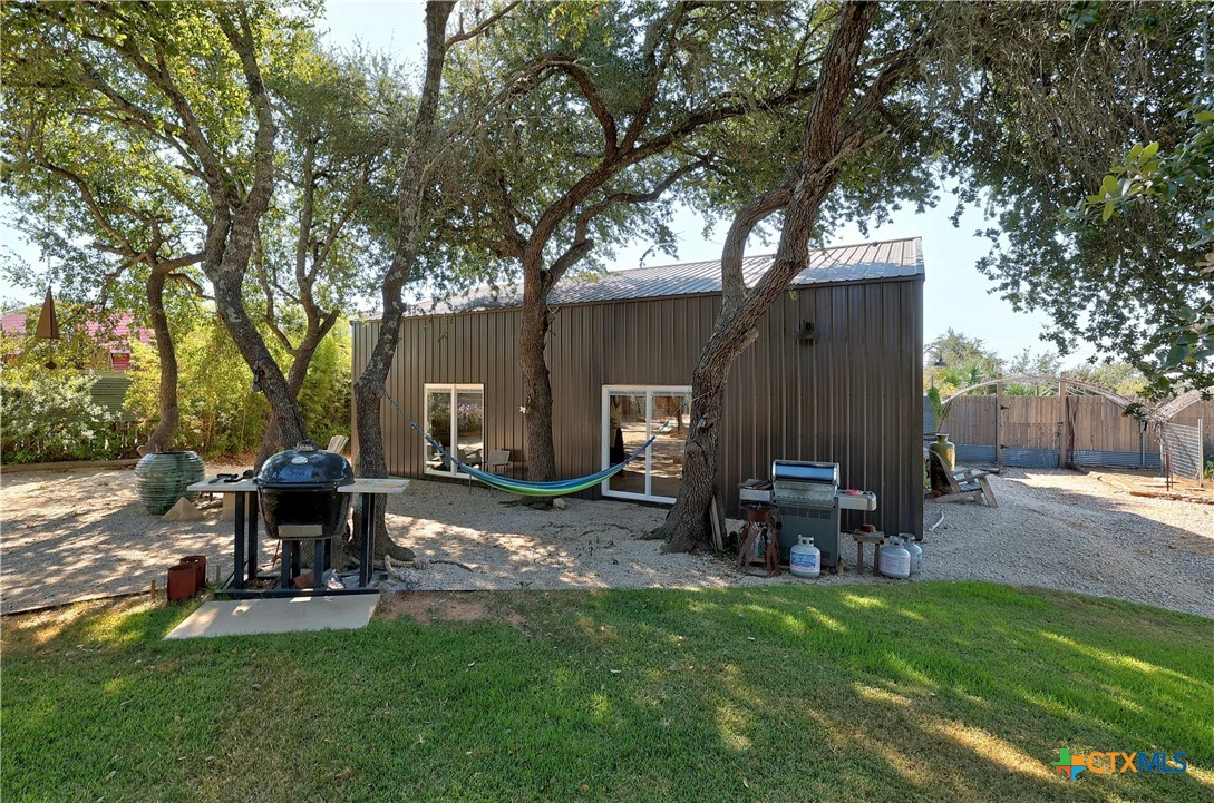 9114 W US 290 Highway
