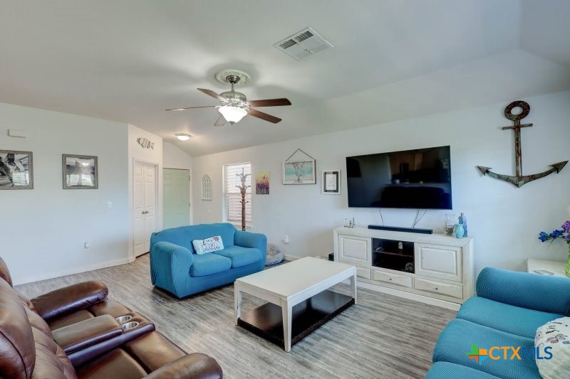 1530 Windy Oaks Drive