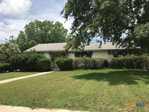 Photo of 726 W San Antonio Street, San Marcos, TX 78666 (MLS # 615779)