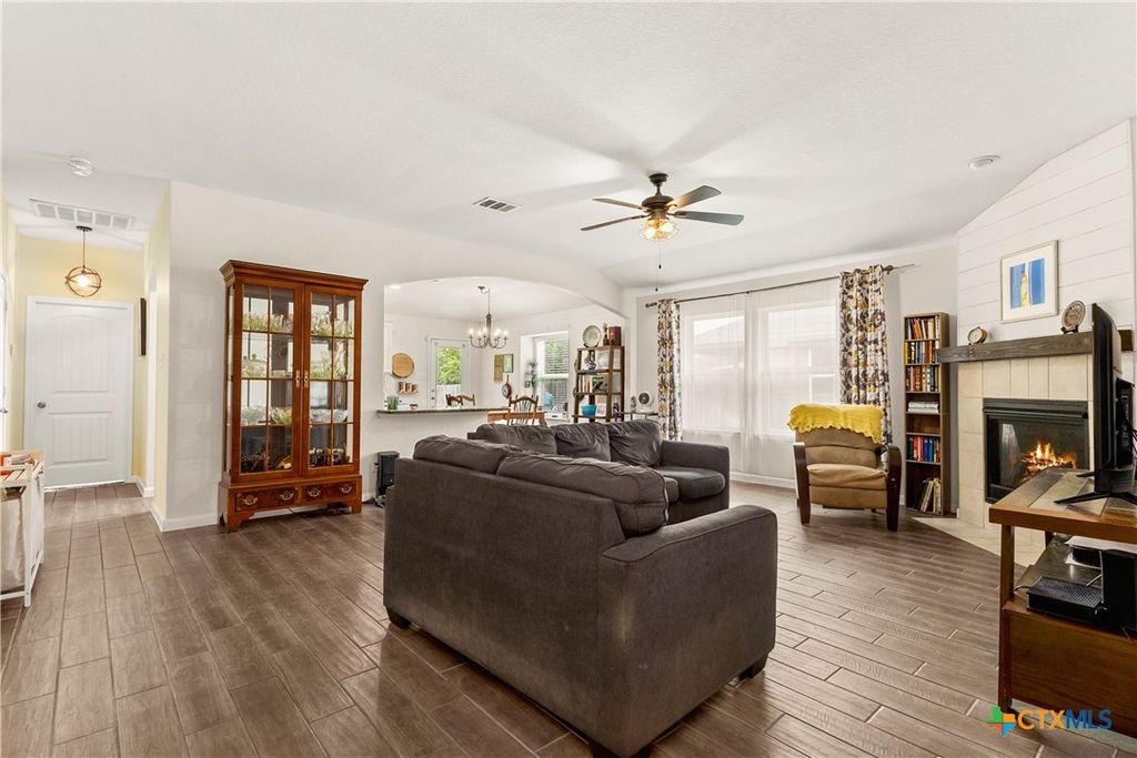 Photo of 357 Creekview Way, New Braunfels, TX 78130 (MLS # 614757)