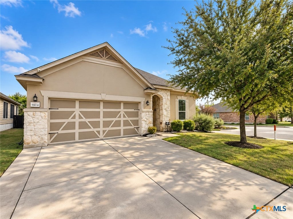 9104 Lonesome Oak Drive