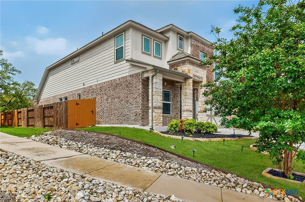 Photo of 1239 Loma Ranch, New Braunfels, TX 78132 (MLS # 623934)