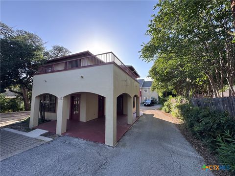 Photo of 410 Burleson Street, San Marcos, TX 78666 (MLS # 584836)