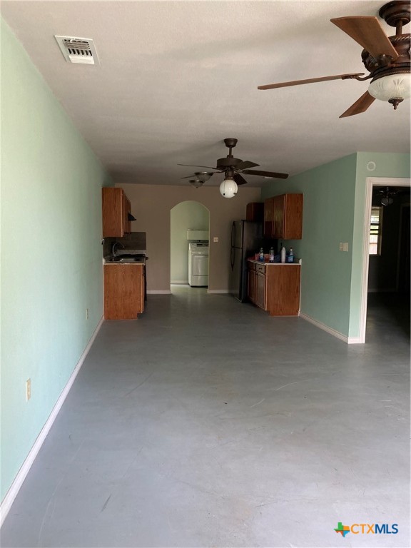 414 Henk Lane