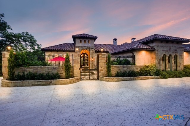 464 Paradise Hills