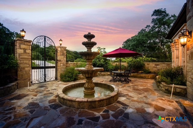 464 Paradise Hills