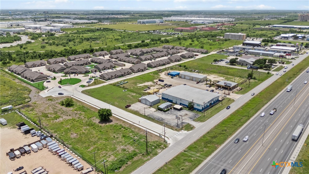 2517 S Interstate 35