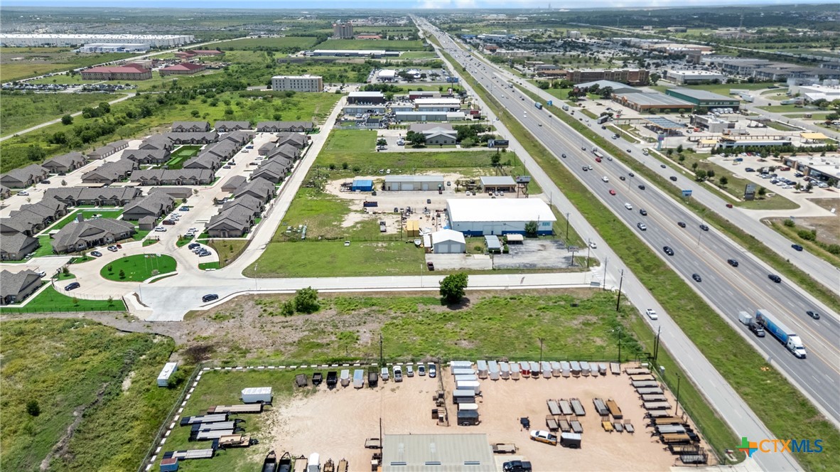 2517 S Interstate 35