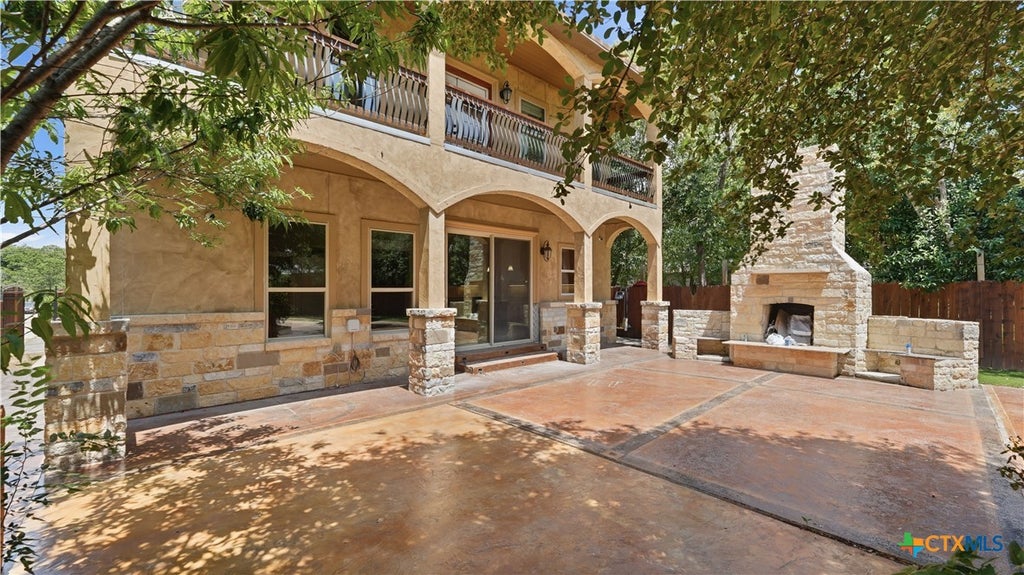 Photo of 295 N West End Avenue, New Braunfels, TX 78130 (MLS # 615539)