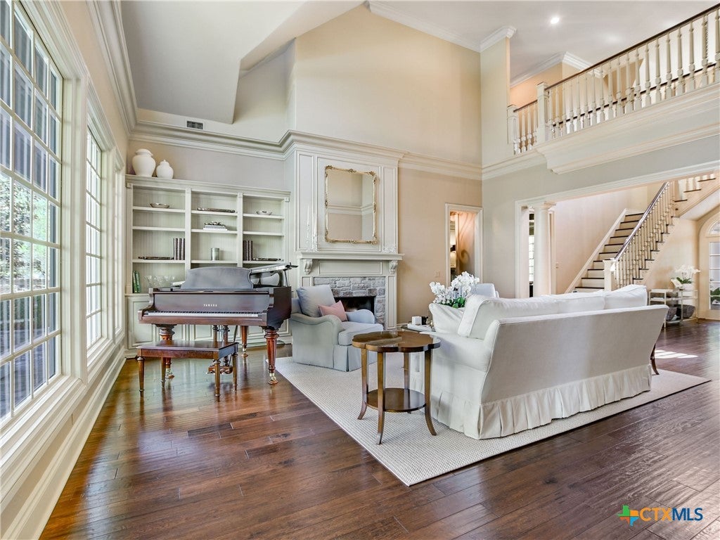 914 Moonlight Drive