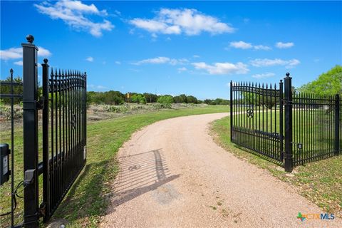 260 County Road 413 Spicewood TX 78669