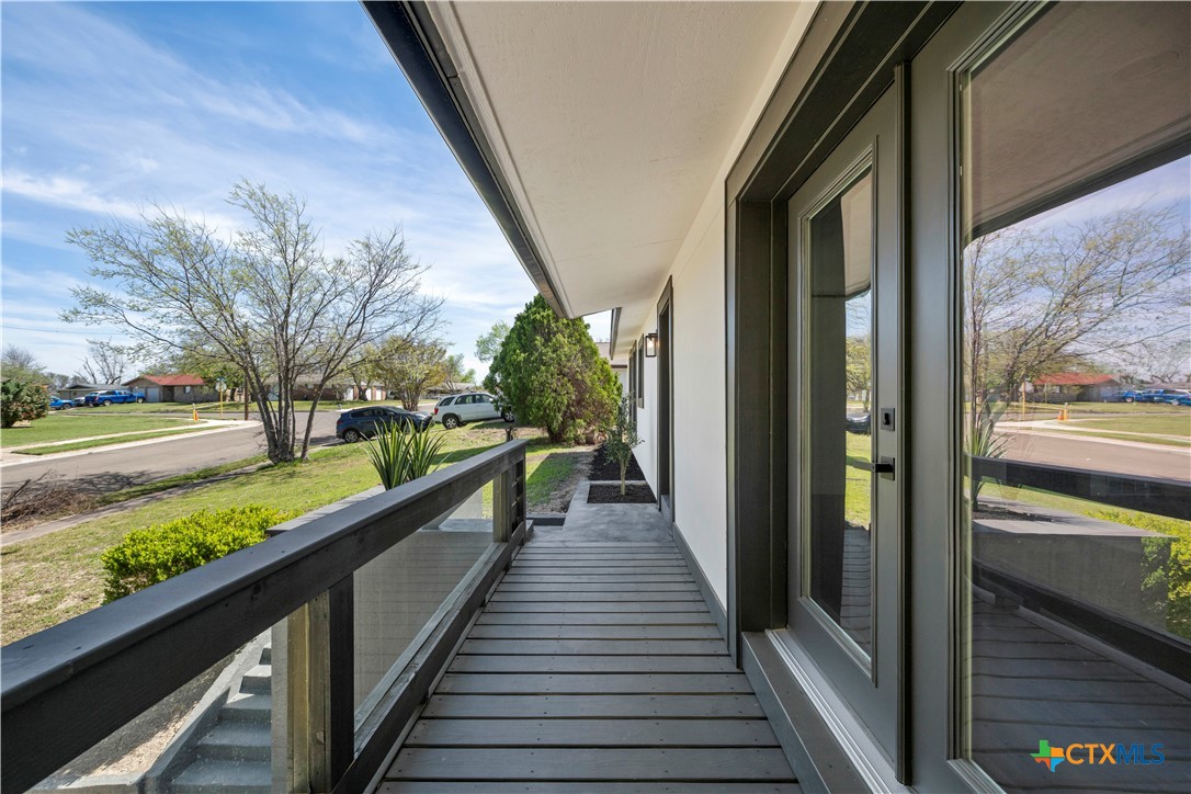 1810 Crestridge Drive