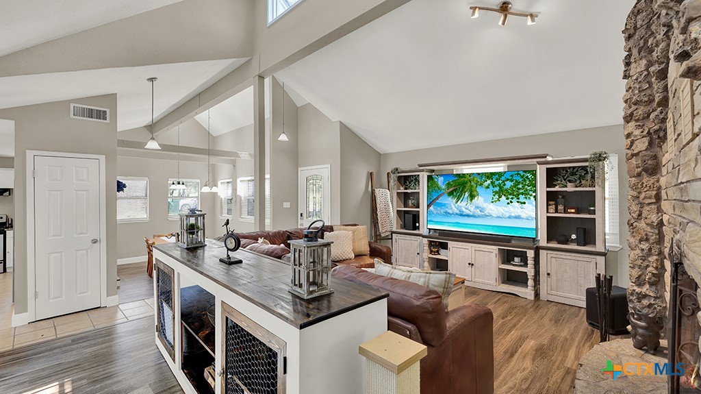 801 Cedar Oaks Lane