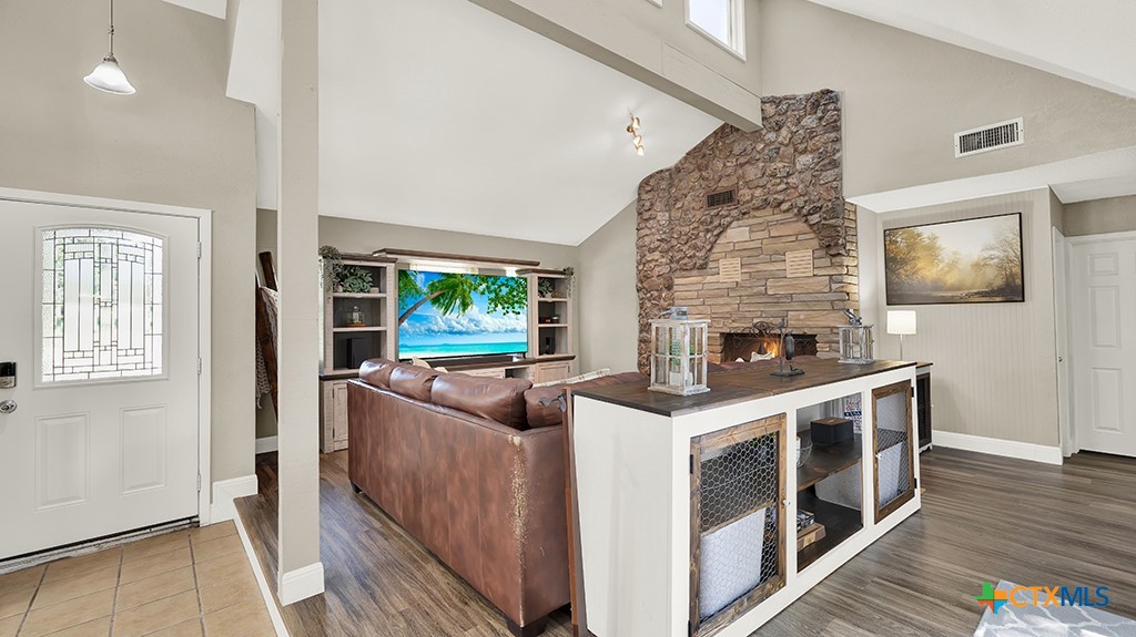801 Cedar Oaks Lane