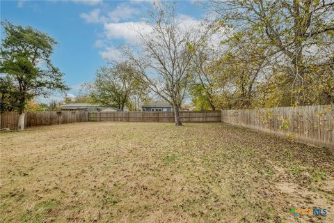 A home in Luling