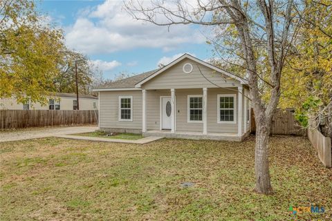 A home in Luling