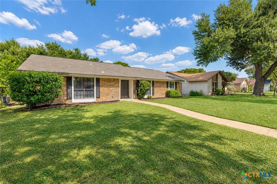 2102 Buckskin Trail