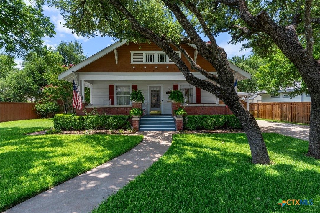 Photo 1 of 48 — 810 E University Avenue, Georgetown, TX 78626