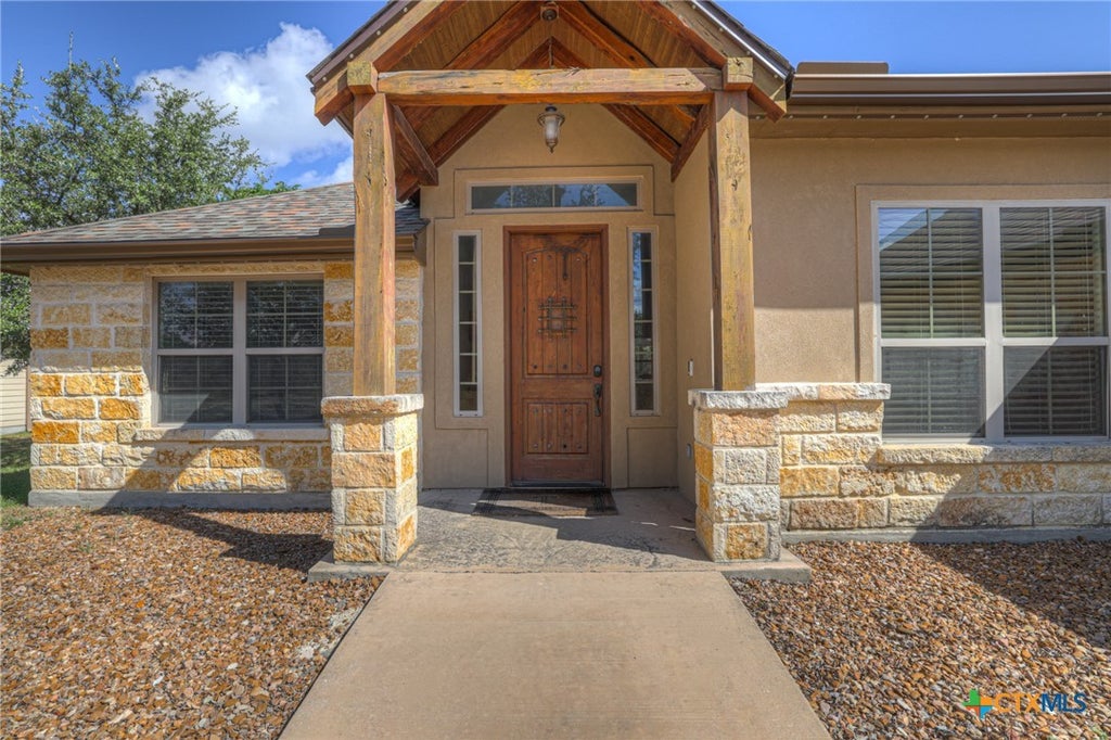 Photo of 1184 Summit Bluff, Canyon Lake, TX 78133 (MLS # 624963)