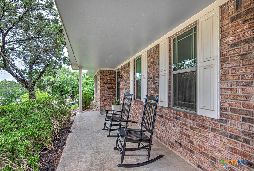 811 Woodside Drive