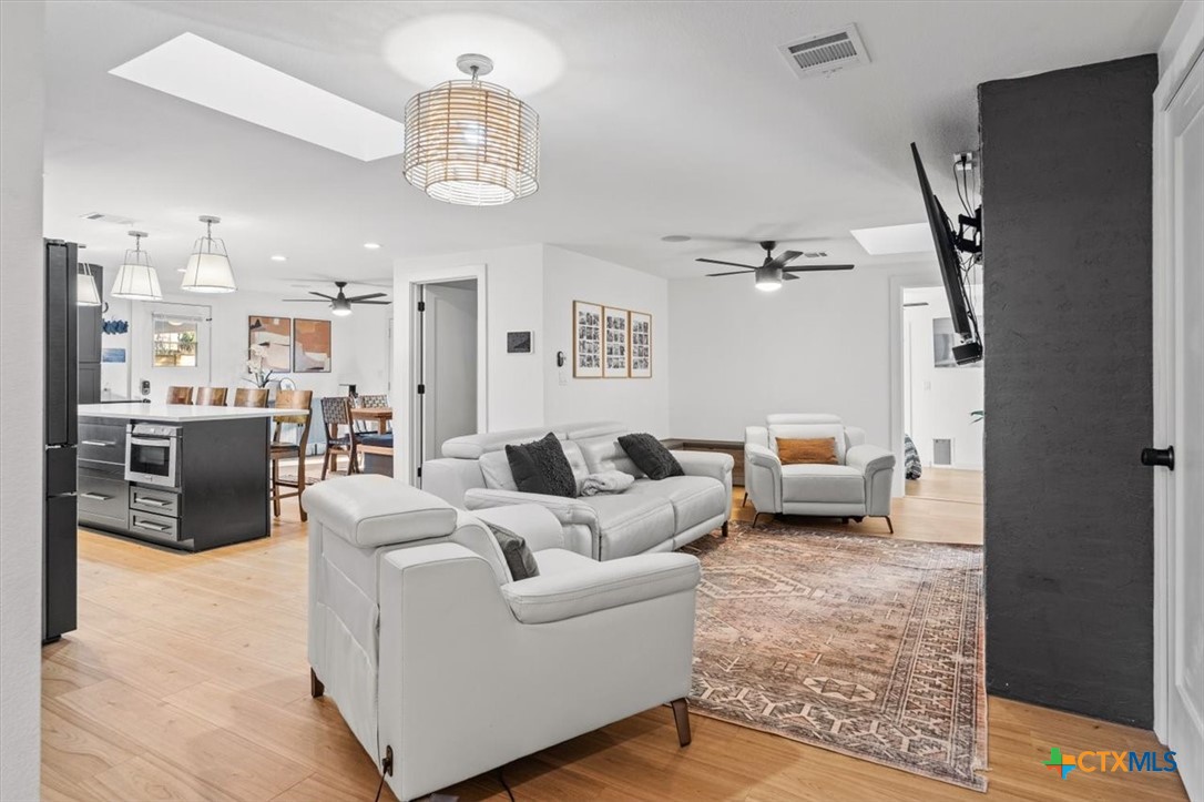 301 W Briarway Drive