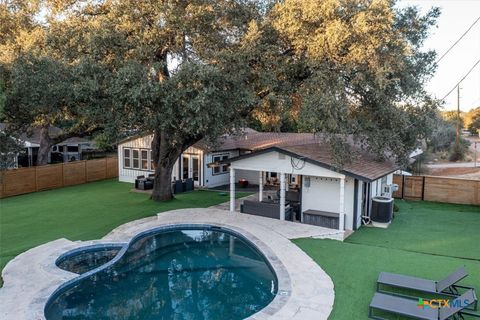 Photo of 301 W Briarway Drive, Granite Shoals, TX 78654 (MLS # 596343) Photo of 301 W Briarway Drive, Granite Shoals, TX 78654 (MLS # 596343)