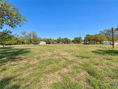 Photo of 922 N Avenue H, Shiner, TX 77984 (MLS # 627703)