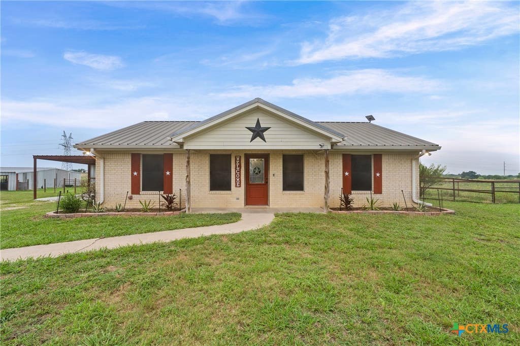 Photo of 7476 Arthur Cemetery Road, Troy, TX 76579 (MLS # 617487)