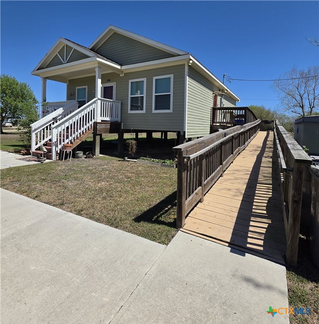 Photo of 501 S 13th Street, Seadrift, TX 77983 (MLS # 617433)