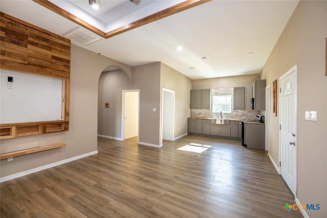304 E 9th Street