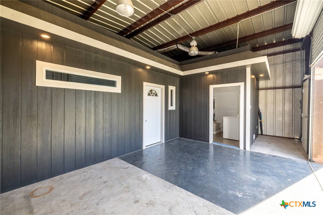 304 E 9th Street