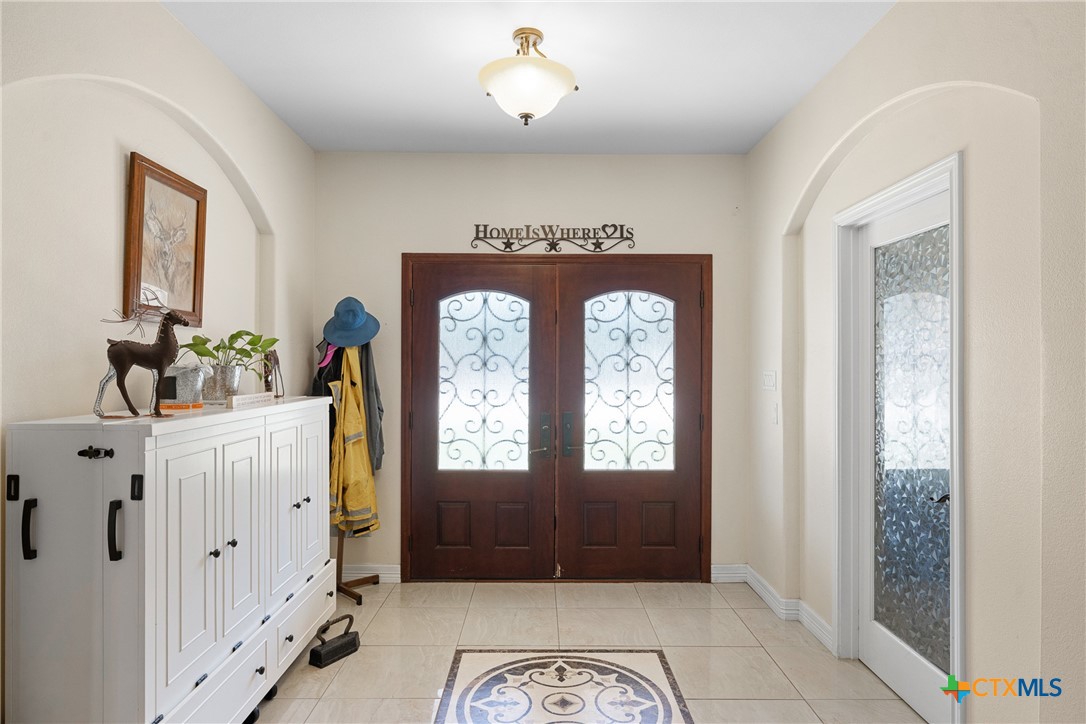 1102 Private Road 2332