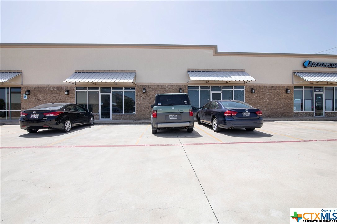 Photo 1 of 5 — 1900 E Elms Road 202, Killeen, TX 76542