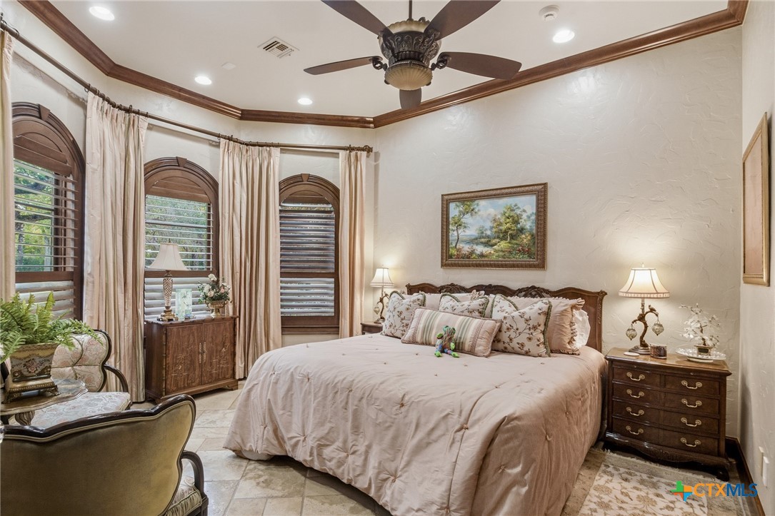 Inez, Texas, 77968, United States, 5 Bedrooms Bedrooms, ,6 BathroomsBathrooms,Residential,Active,1999904