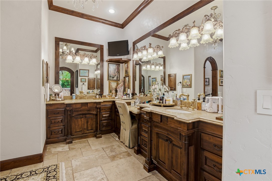 Inez, Texas, 77968, United States, 5 Bedrooms Bedrooms, ,6 BathroomsBathrooms,Residential,Active,1999904