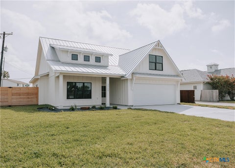 Photo of 2717 Lakeview Drive, Rockport, TX 78382 (MLS # 623817)