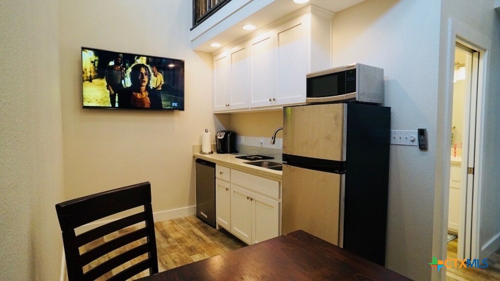 1206 W Commerce Street