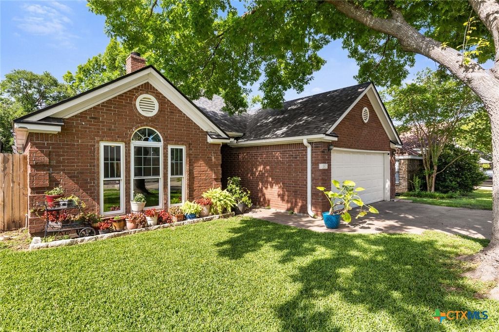 Photo of 2601 Stratford Drive, Temple, TX 76502 (MLS # 612923)