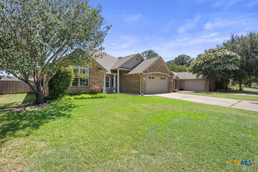 Photo of 428 Armstrong Drive, Belton, TX 76513 (MLS # 627334)