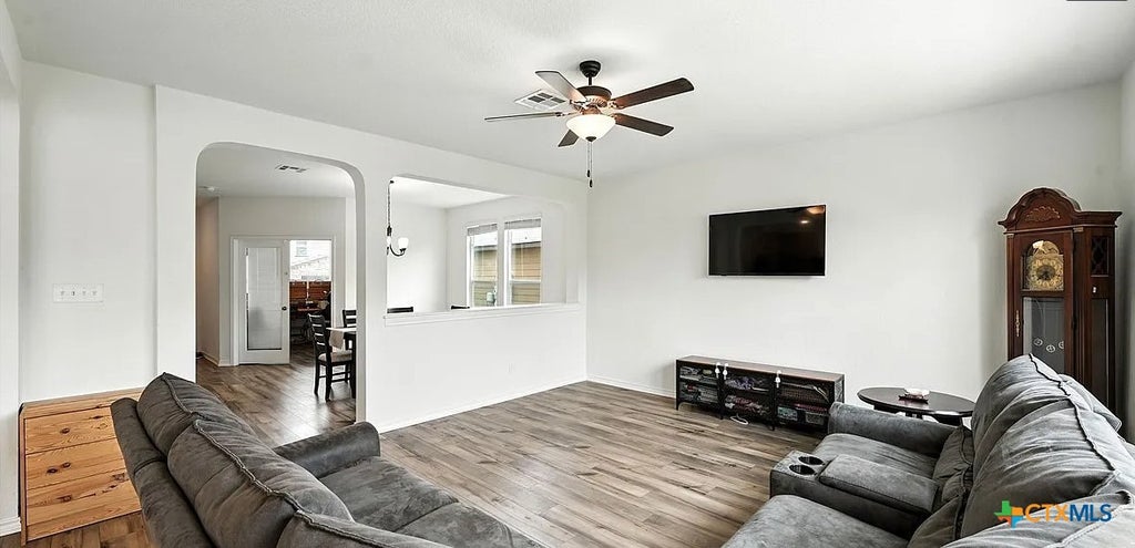 Photo of 354 Deer Crest Drive, New Braunfels, TX 78130 (MLS # 595529)