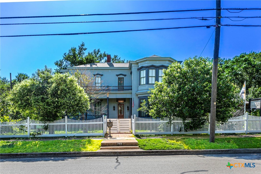 702 N Penelope Street