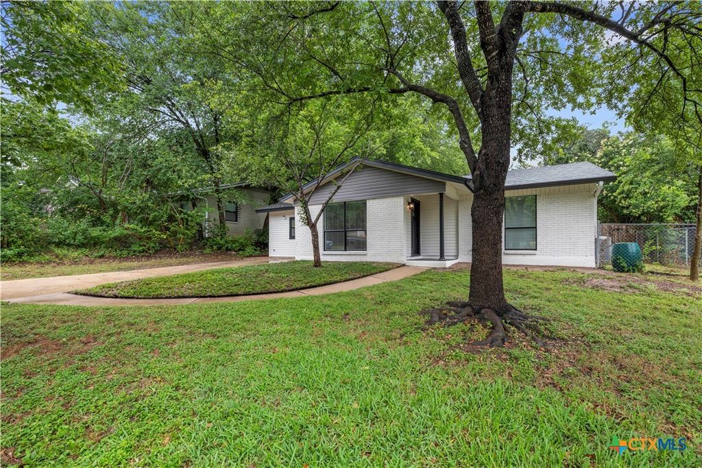Photo of 6805 Tulane Drive, Austin, TX 78723 (MLS # 617097)
