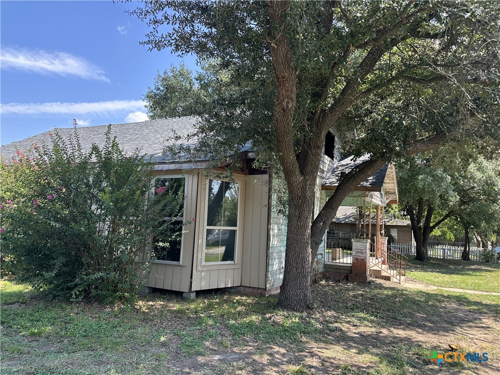 401 E Hopkins Street