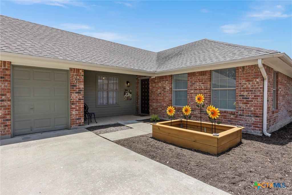 Photo of 2101 Chisholm Trail, Salado, TX 76571 (MLS # 610924)