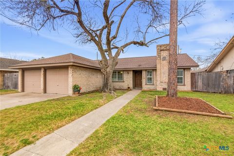 Photo of 110 Rio Vista Drive, Victoria, TX 77904 (MLS # 604604)